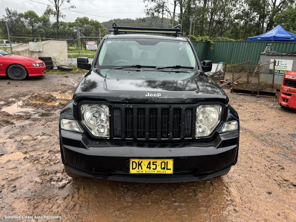 2008-2012 Jeep Cherokee Left Guard