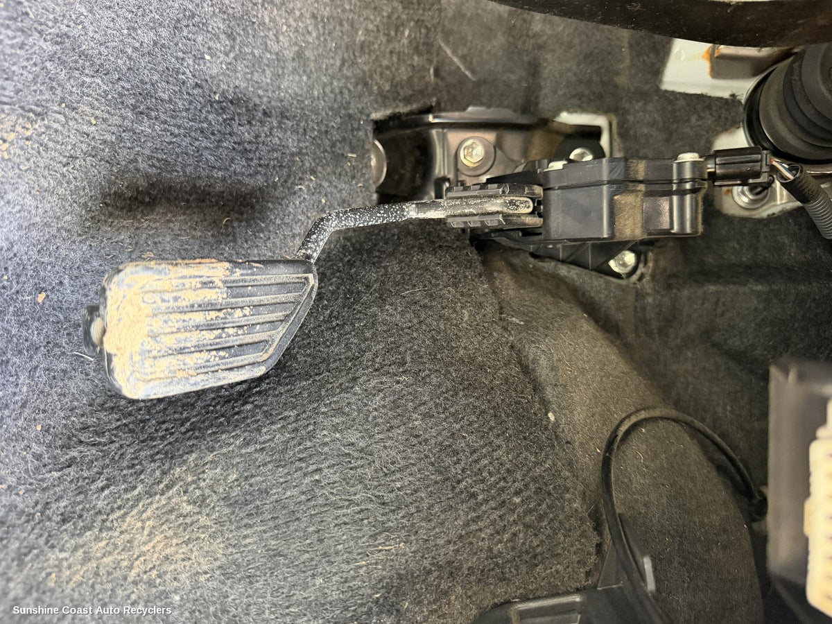 2005-2016 Toyota Yaris Pedal Assembly