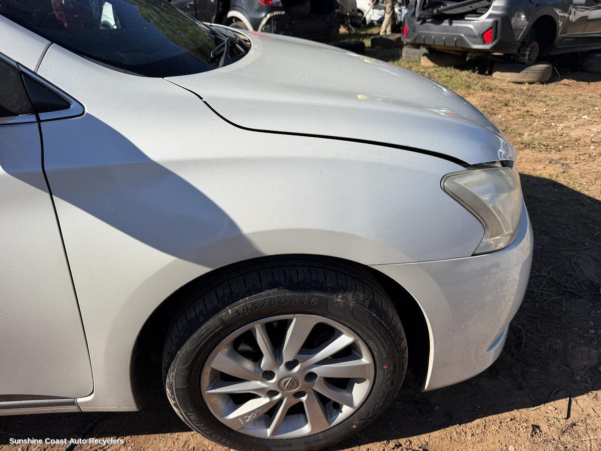 2012-2017 Nissan Pulsar Right Headlamp