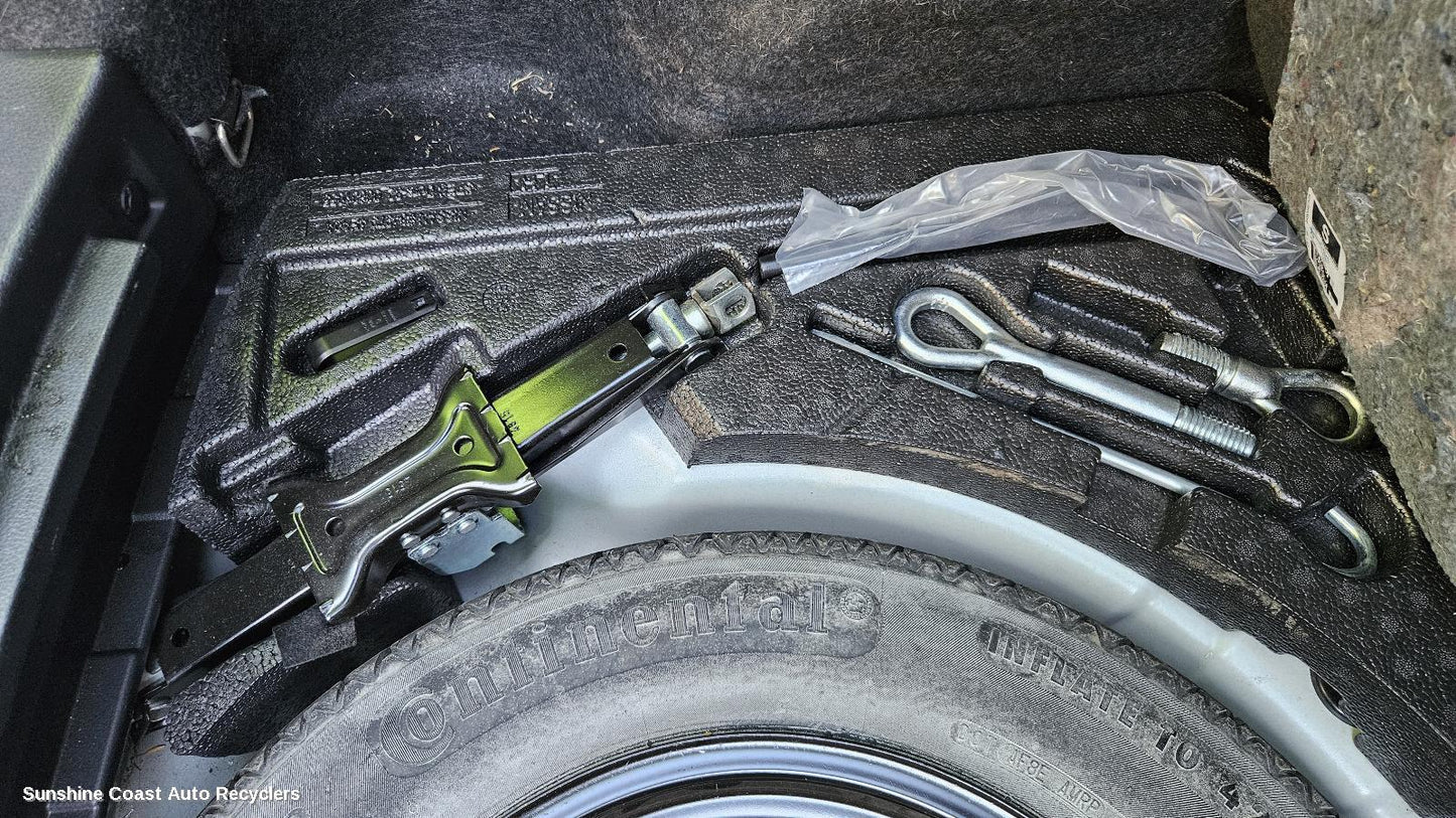 2013-2021 Nissan Qashqai Jack Tool Kit