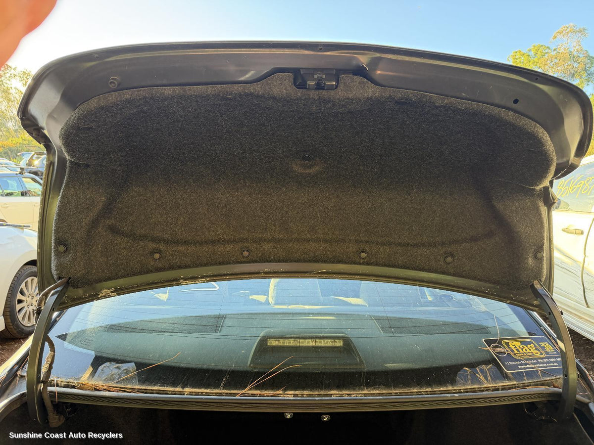 2011-2015 Toyota Camry High Level Stoplight