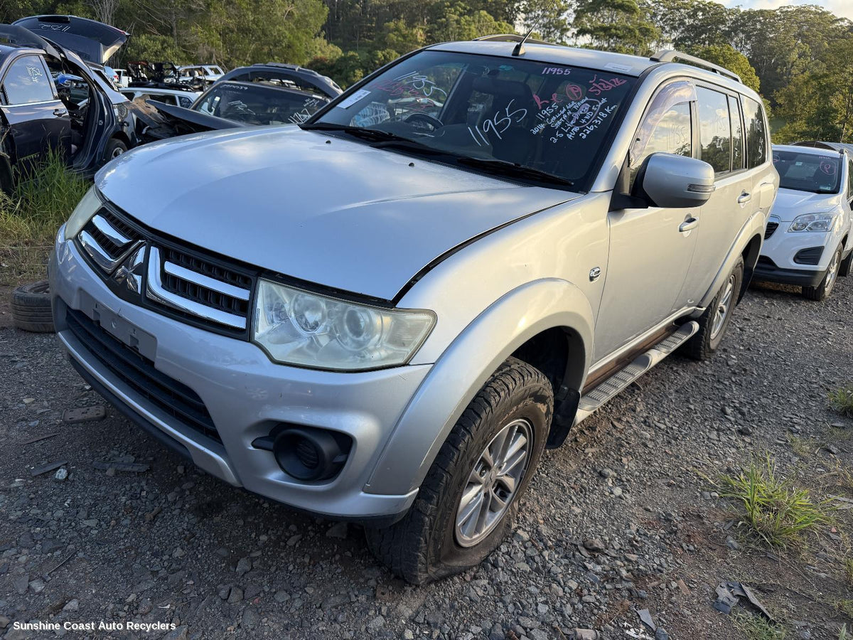 2013-2015 Mitsubishi Challenger Rear Garnish