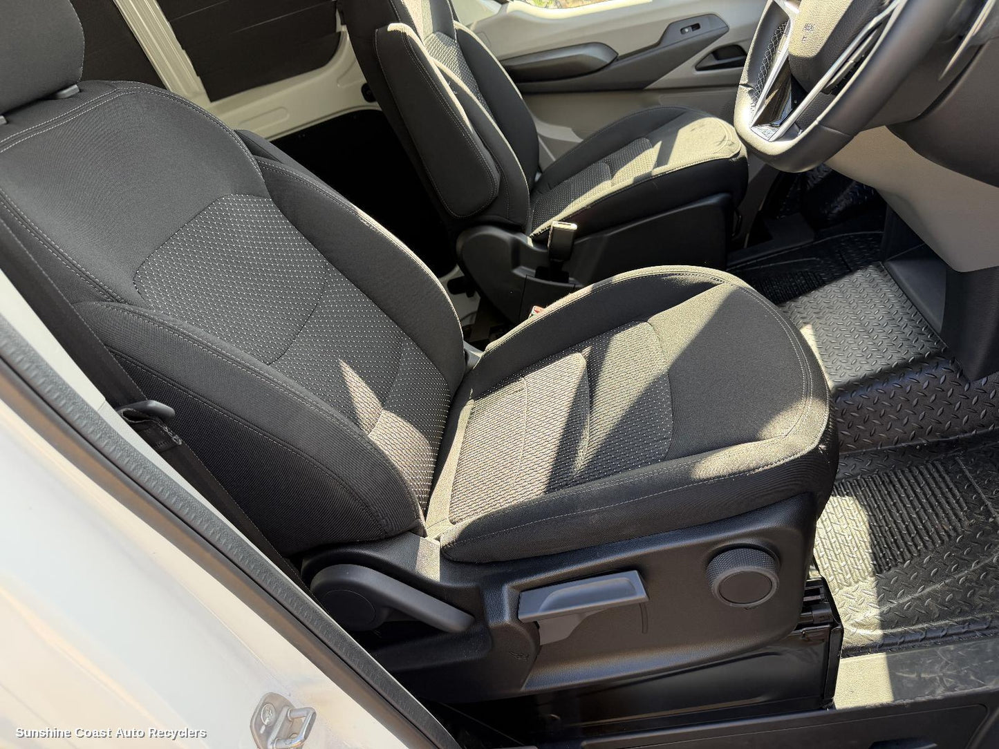 2020-2026 Ldv Deliver 9 Front Seat