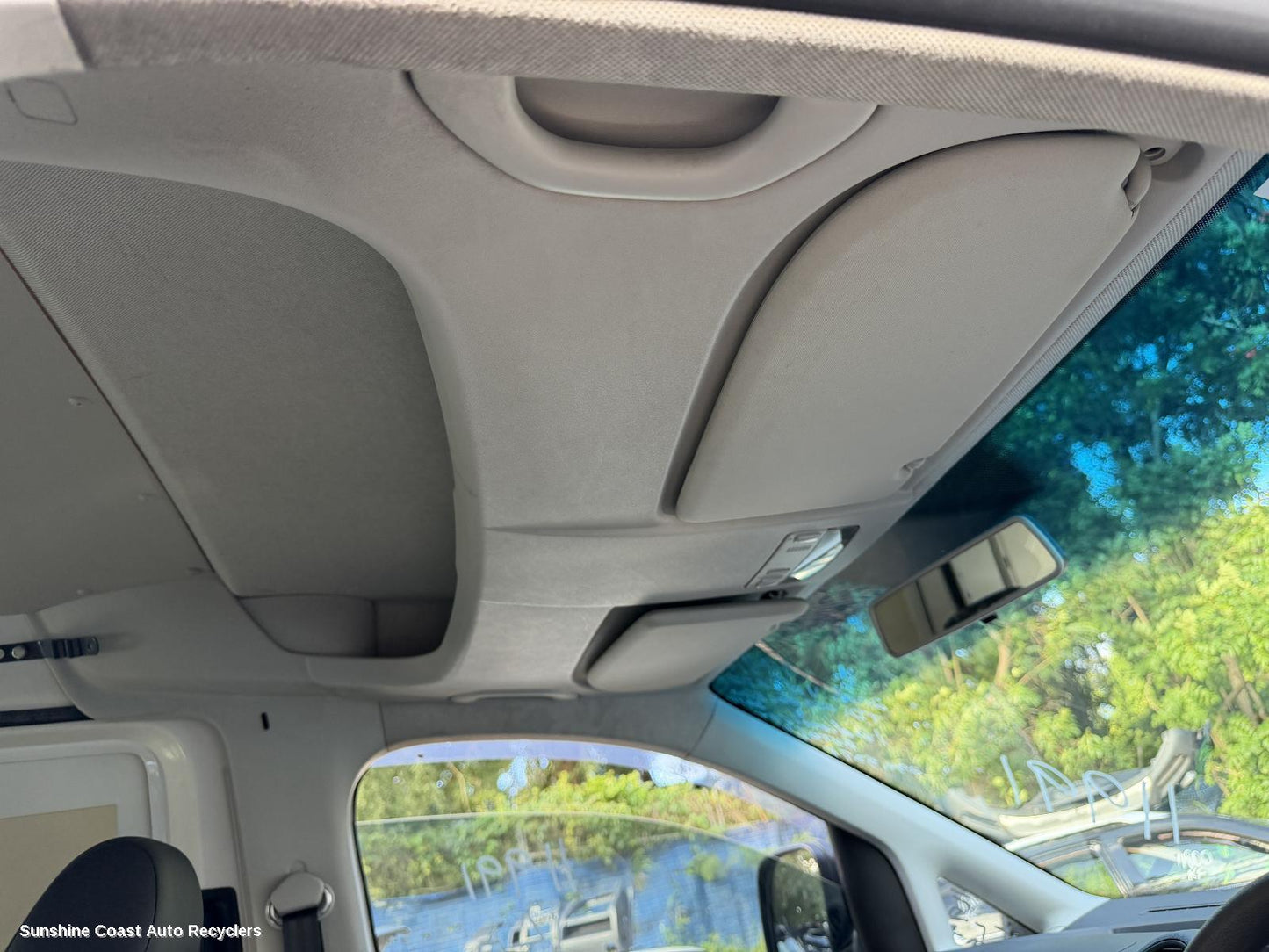 2010-2015 Volkswagen Caddy Hoodlining