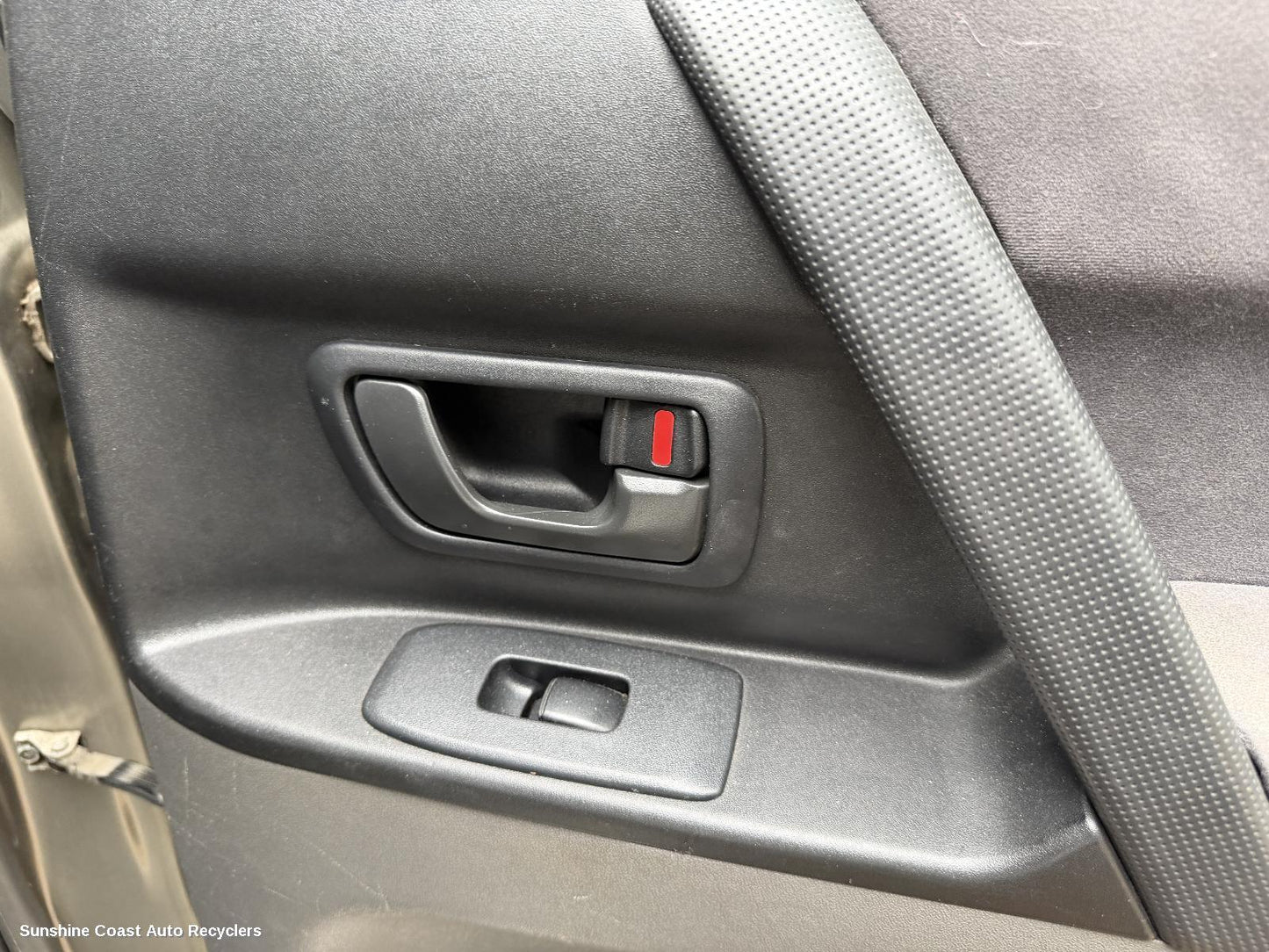 2002-2006 Mitsubishi Pajero Door Handle