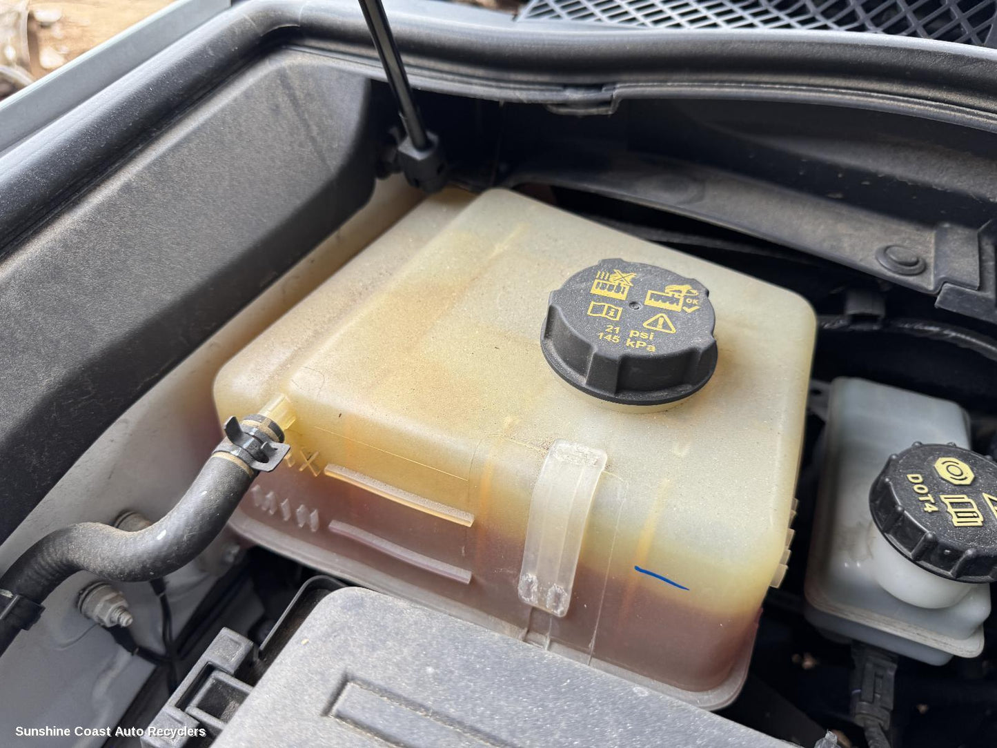 2022 Ldv D90 Overflow Bottle
