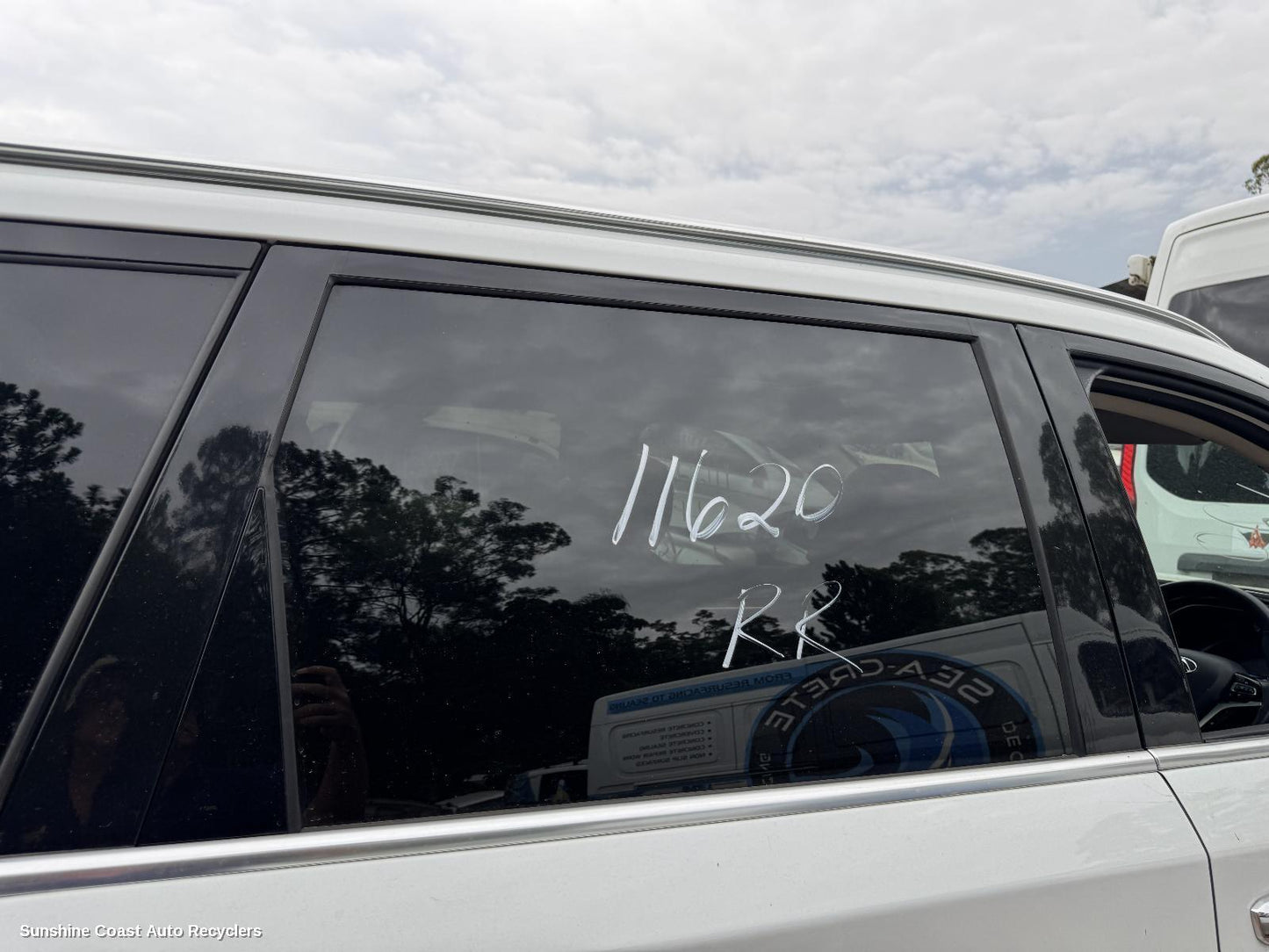 2022 Ldv D90 Right Rear Door Window