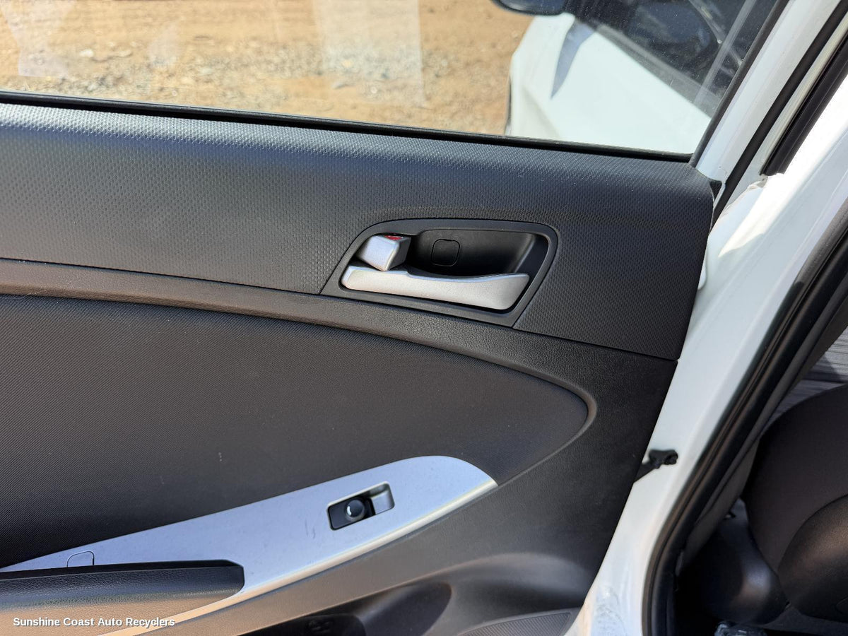 2011-2019 Hyundai Accent Door Handle