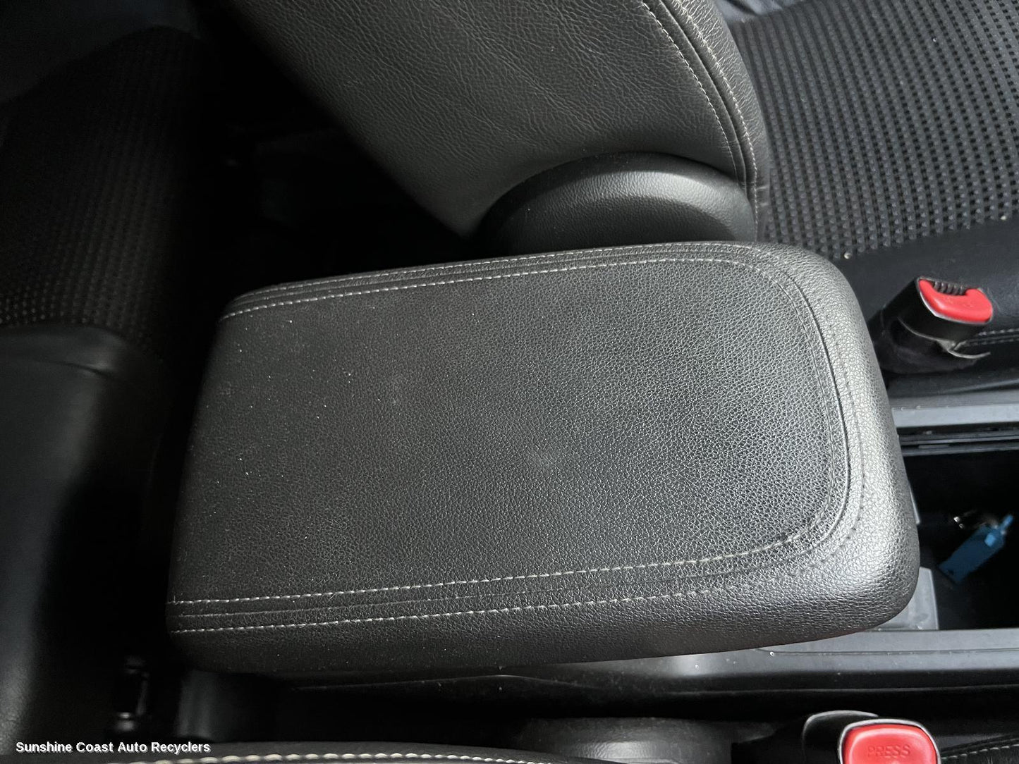 2012 Holden Captiva Console