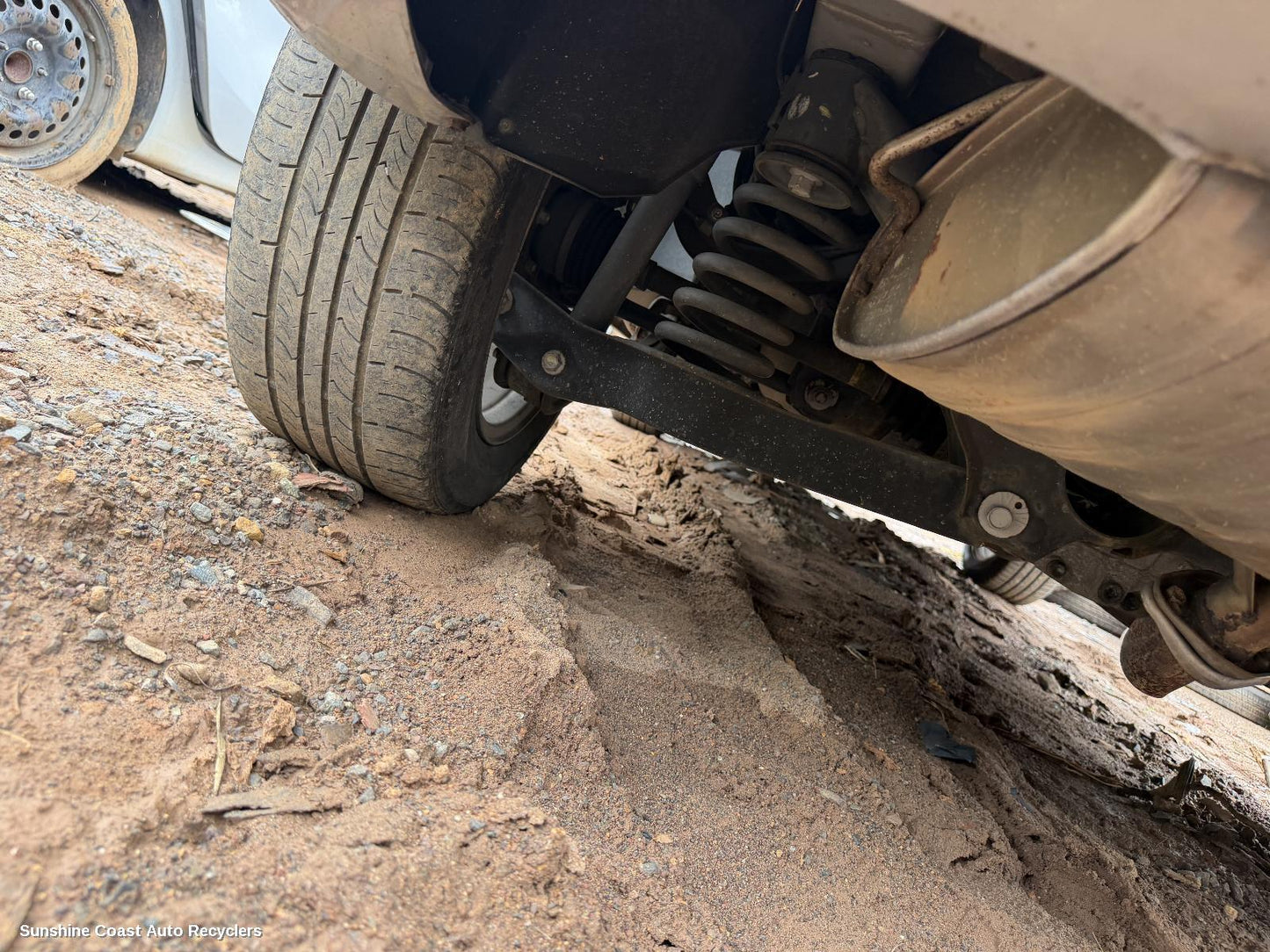 2015 Suzuki Vitara Left Rear Trailing Arm