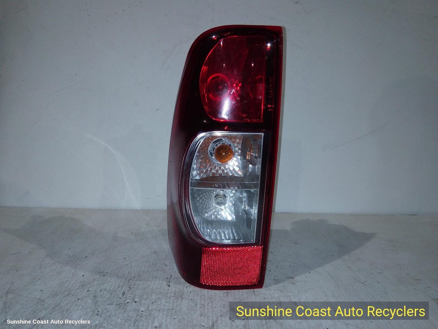 2011 Isuzu Dmax Left Taillight