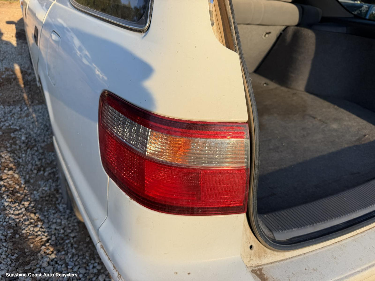1997-2002 Toyota Camry Left Taillight