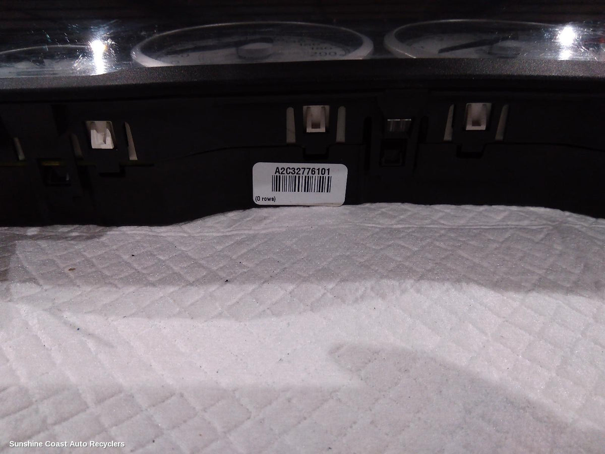 2008-2014 Chrysler Voyager Instrument Cluster