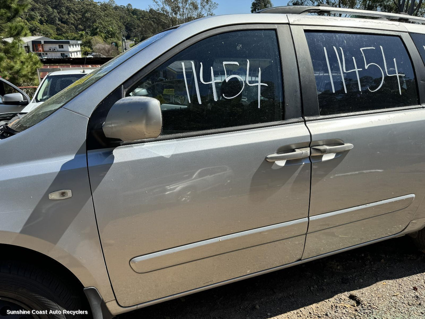 2010 Kia Carnival/grand Carnival Left Front Door