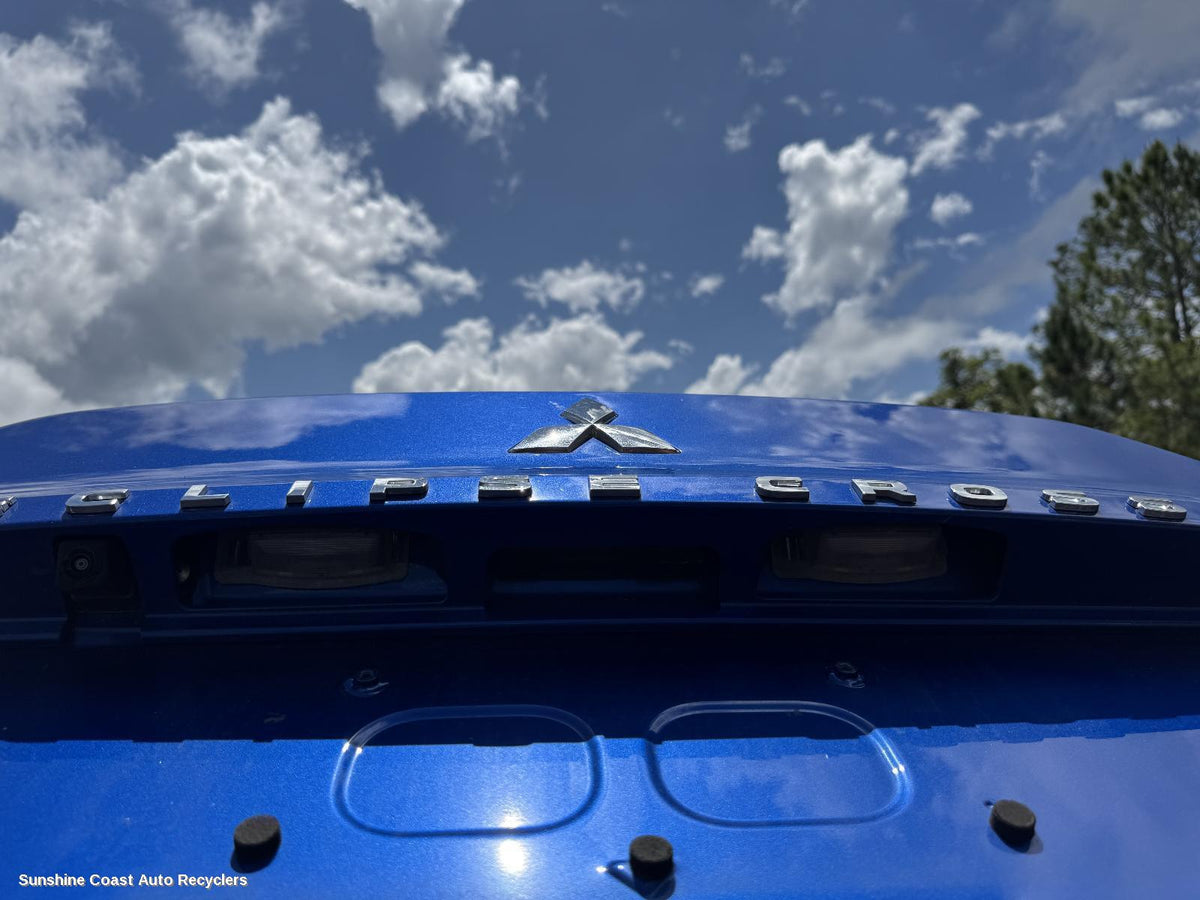 2017-2026 Mitsubishi Eclipse Cross Number Plate Lamp