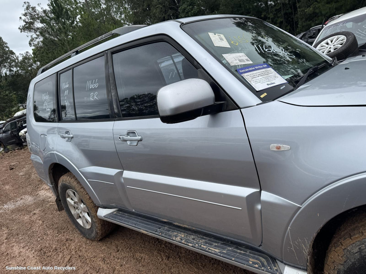 2006-2021 Mitsubishi Pajero Right Front Door