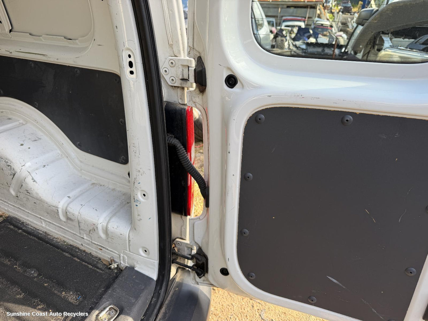 2010-2015 Volkswagen Caddy Bootlid Tgate Hinge