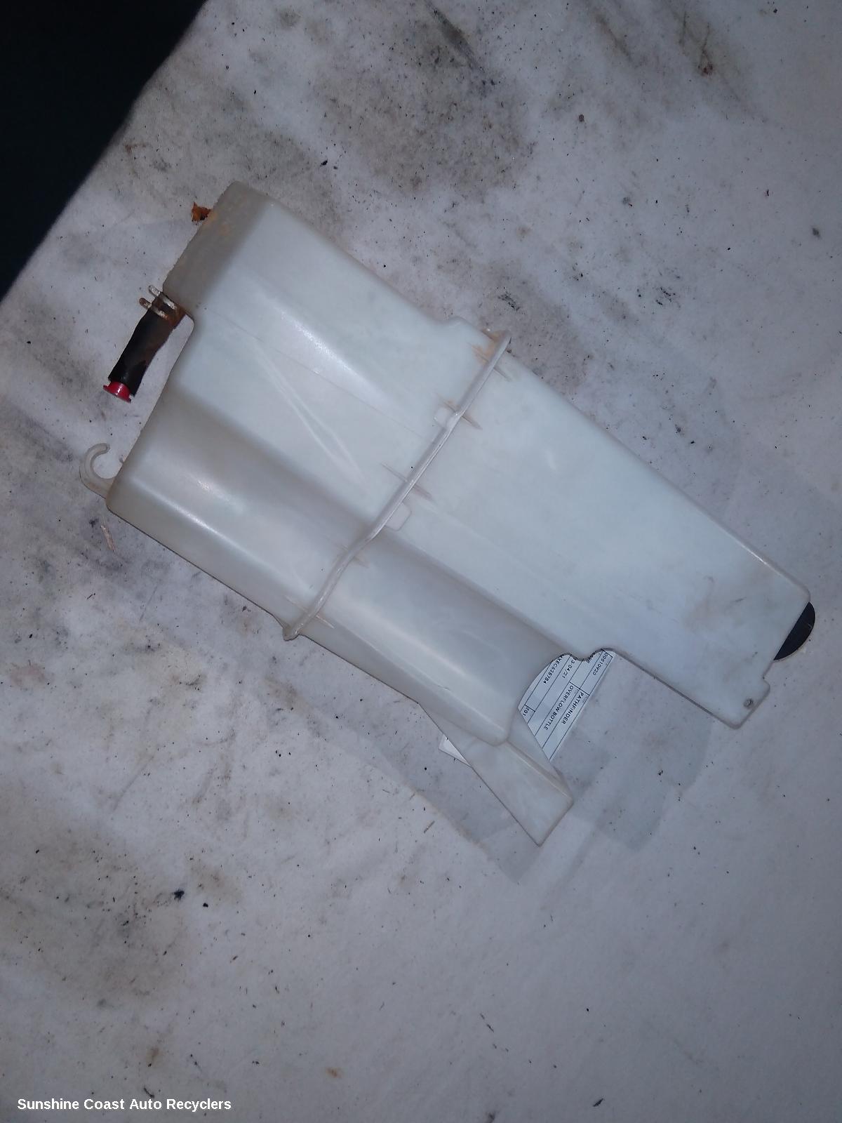 2014 Nissan Pathfinder Overflow Bottle