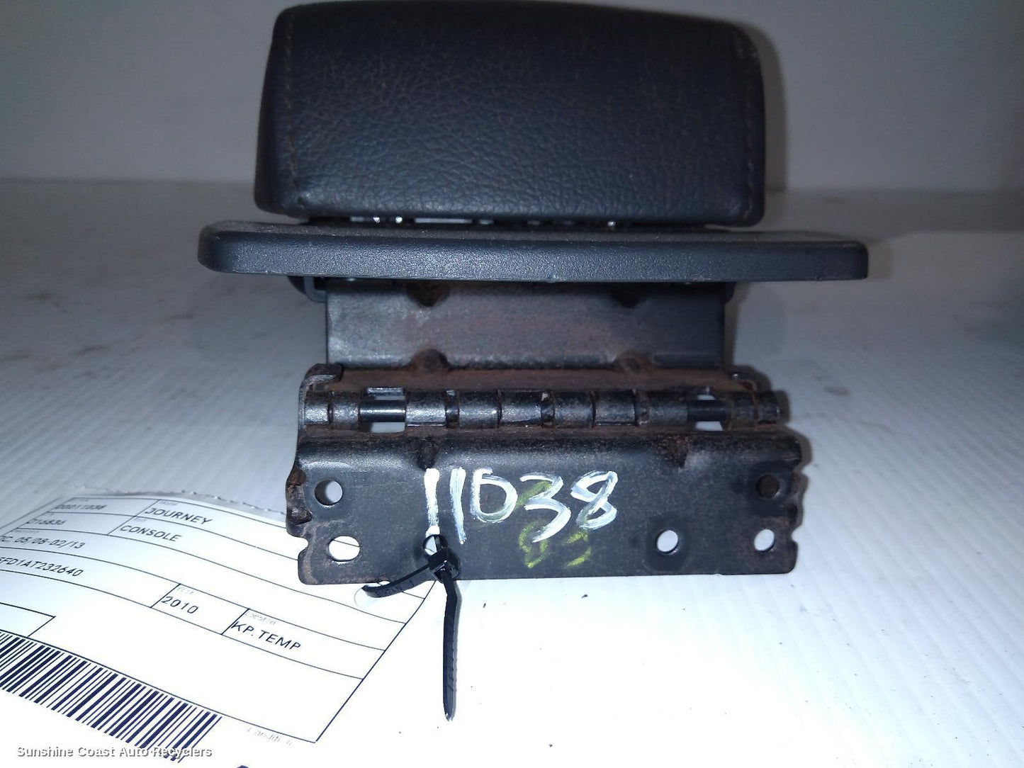 2010 Dodge Journey Console
