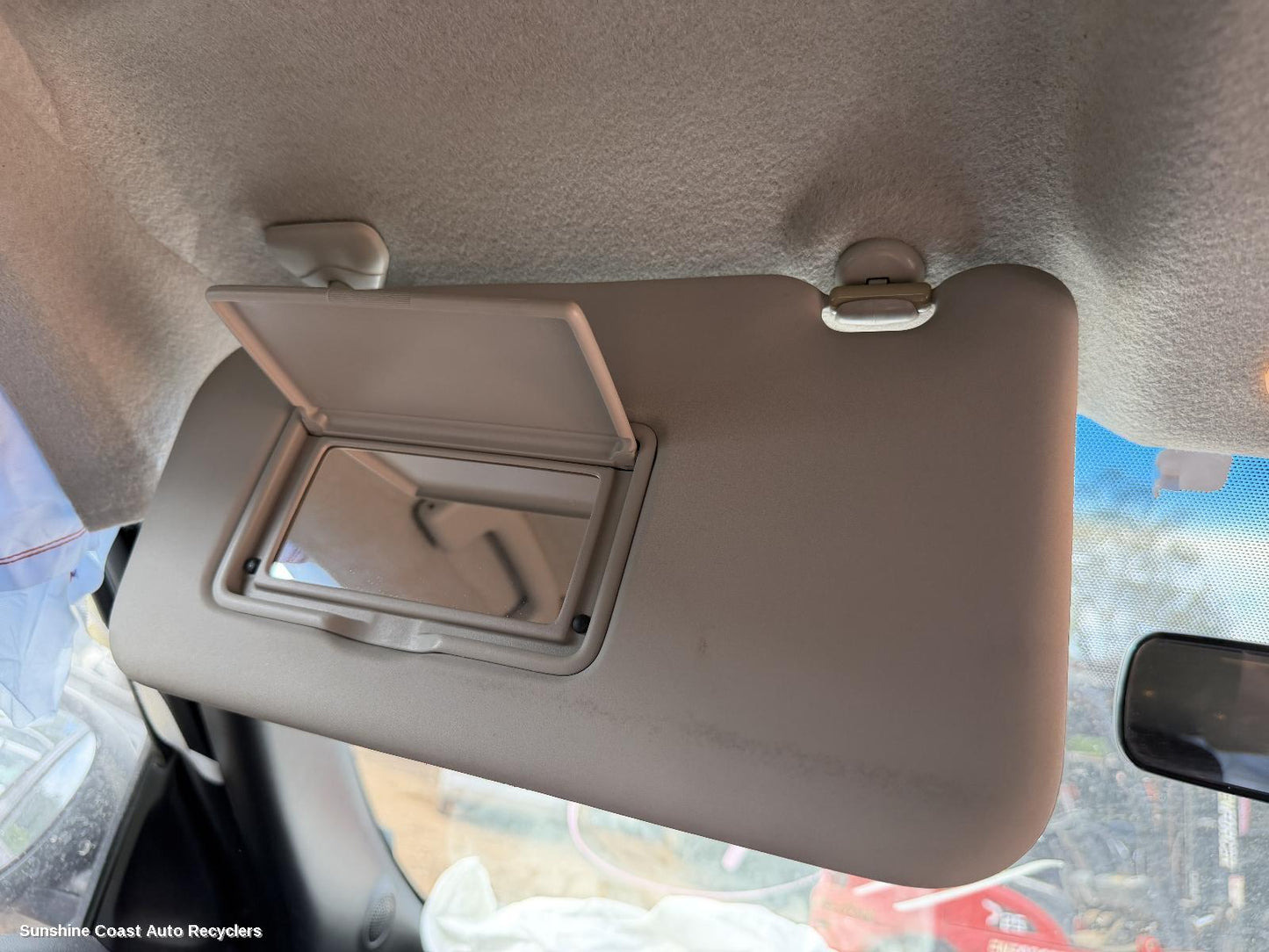 2014 Nissan Juke Sunvisor