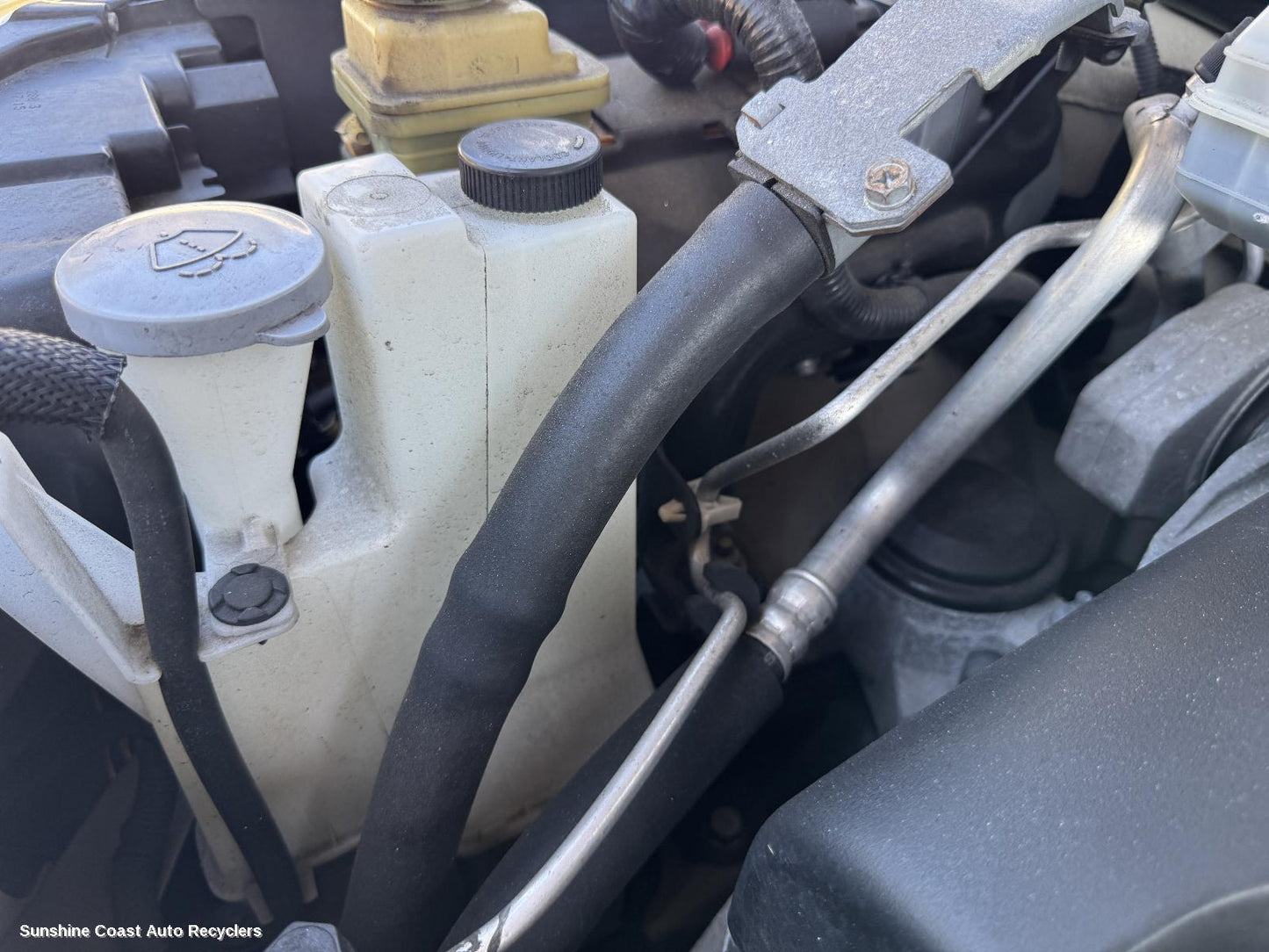 2014 Nissan Pathfinder Overflow Bottle