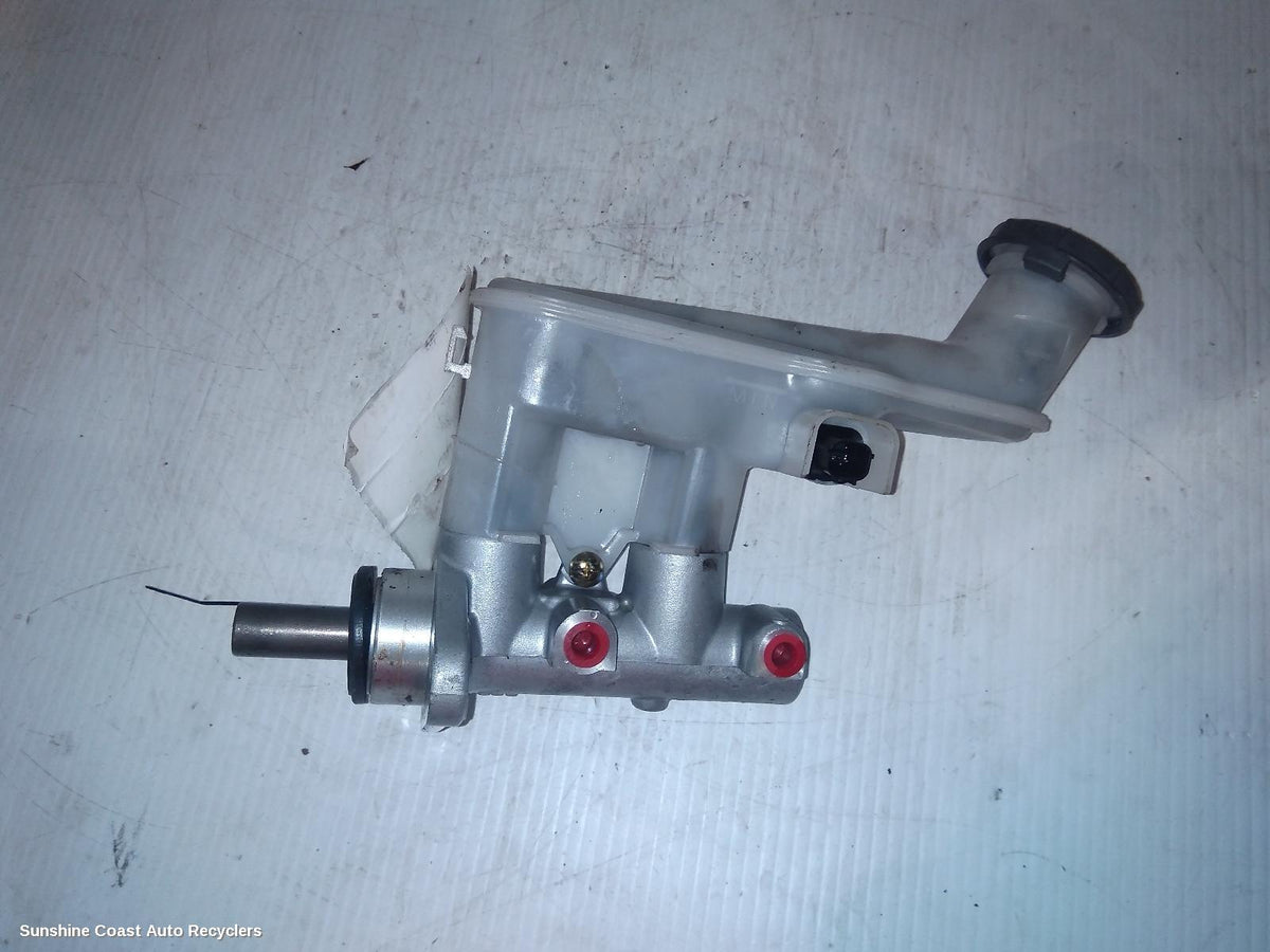 2004-2010 Suzuki Swift Master Cylinder