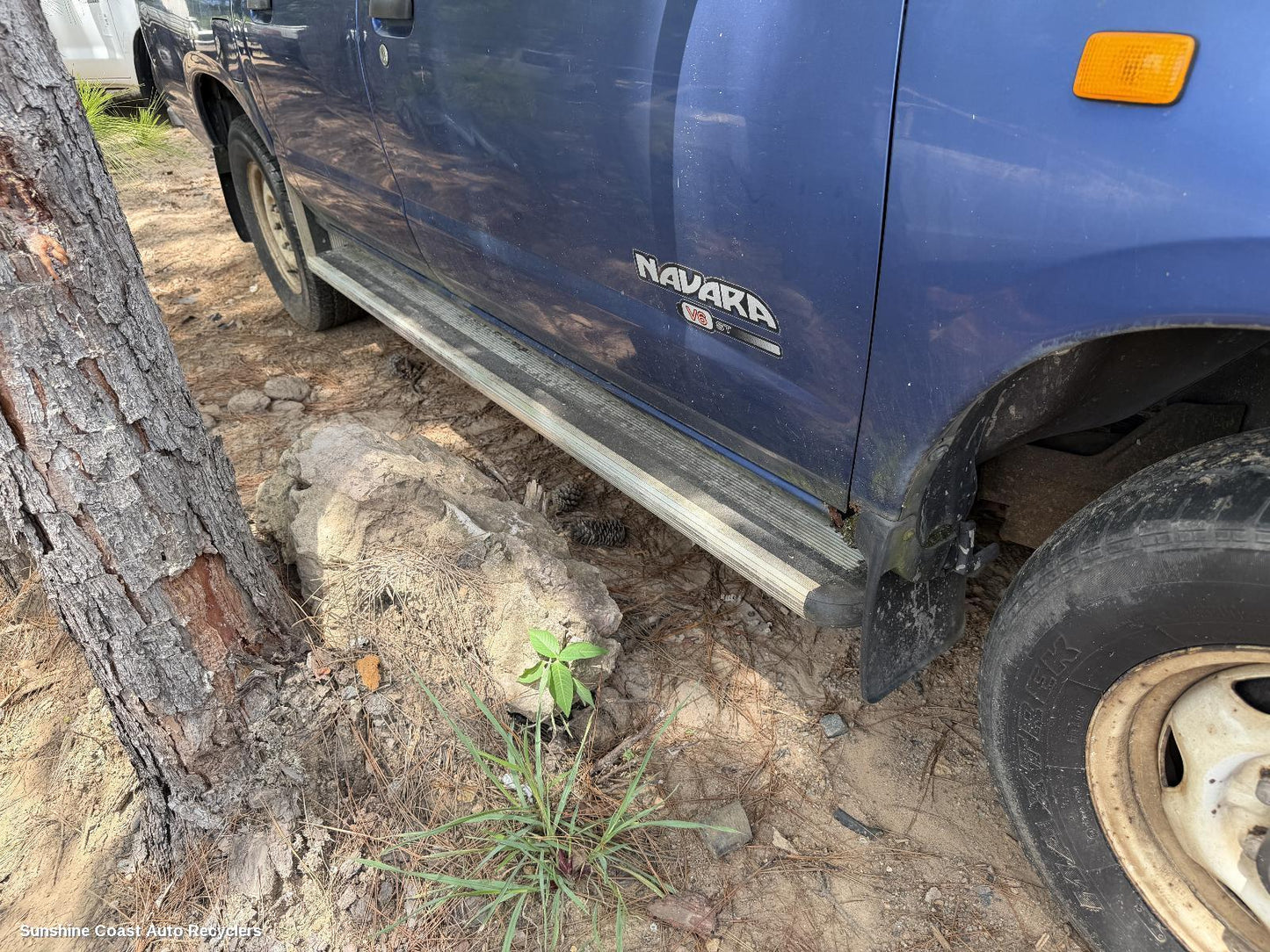 2001 Nissan Navara Side Step Skirt