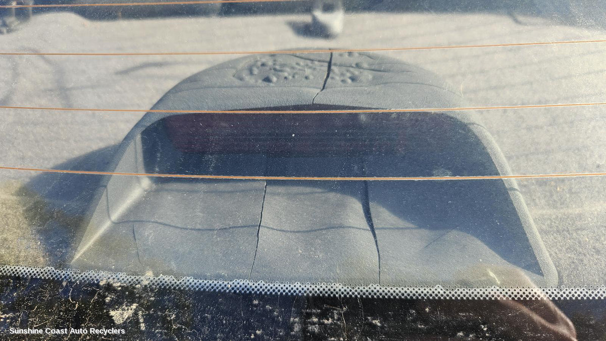 2000-2003 Hyundai Elantra High Level Stoplight