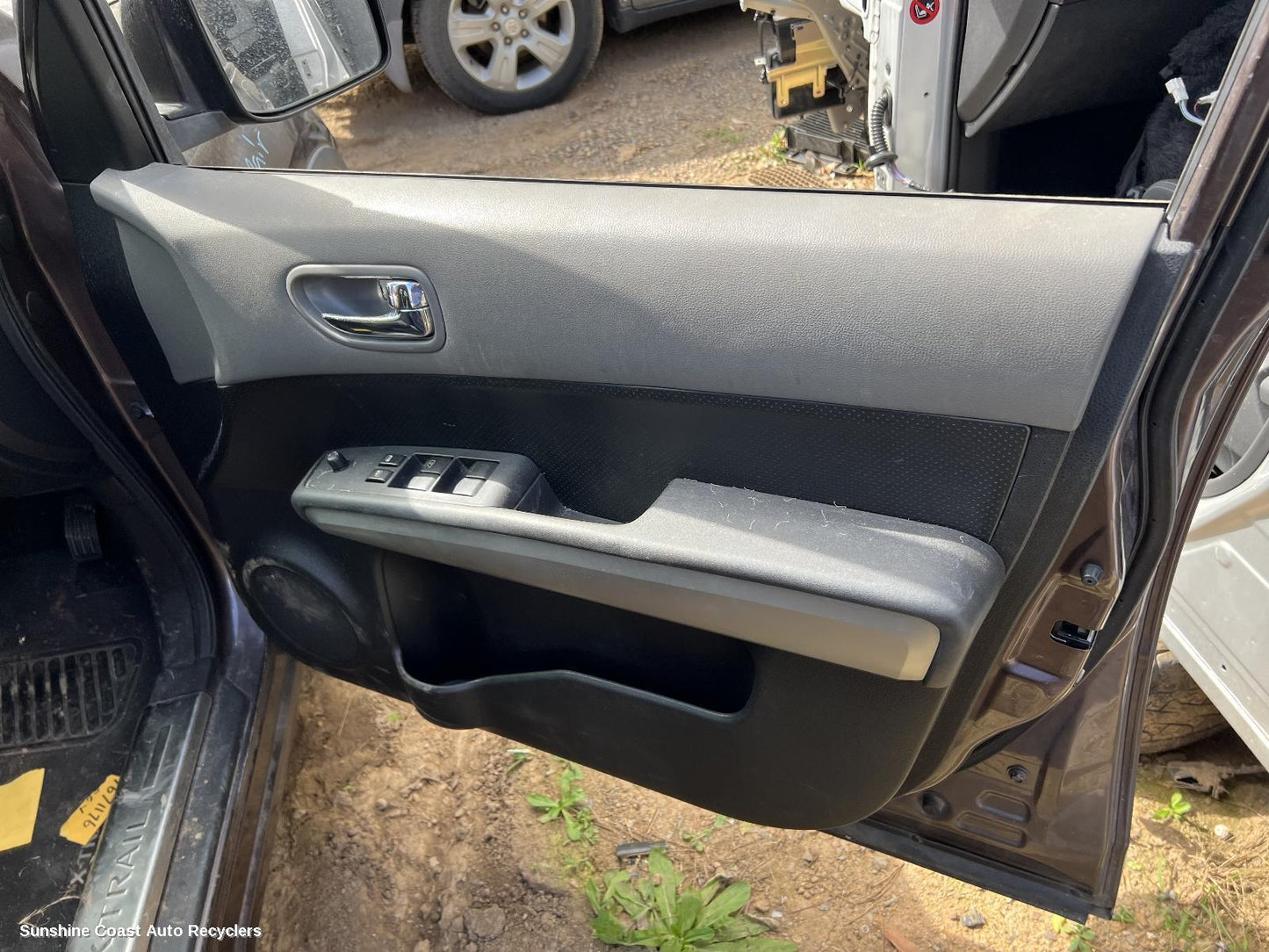 2009 Nissan Xtrail Door Trim