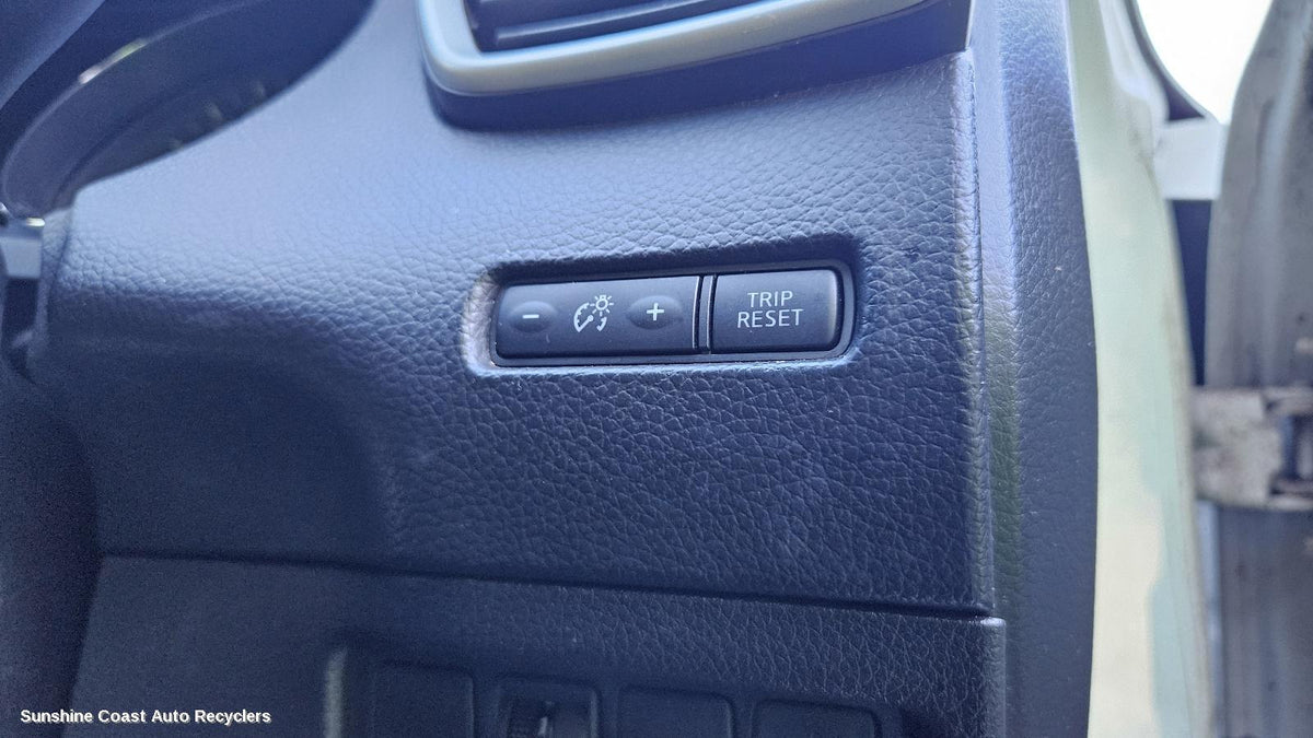 2013-2021 Nissan Qashqai Misc Switch Relay