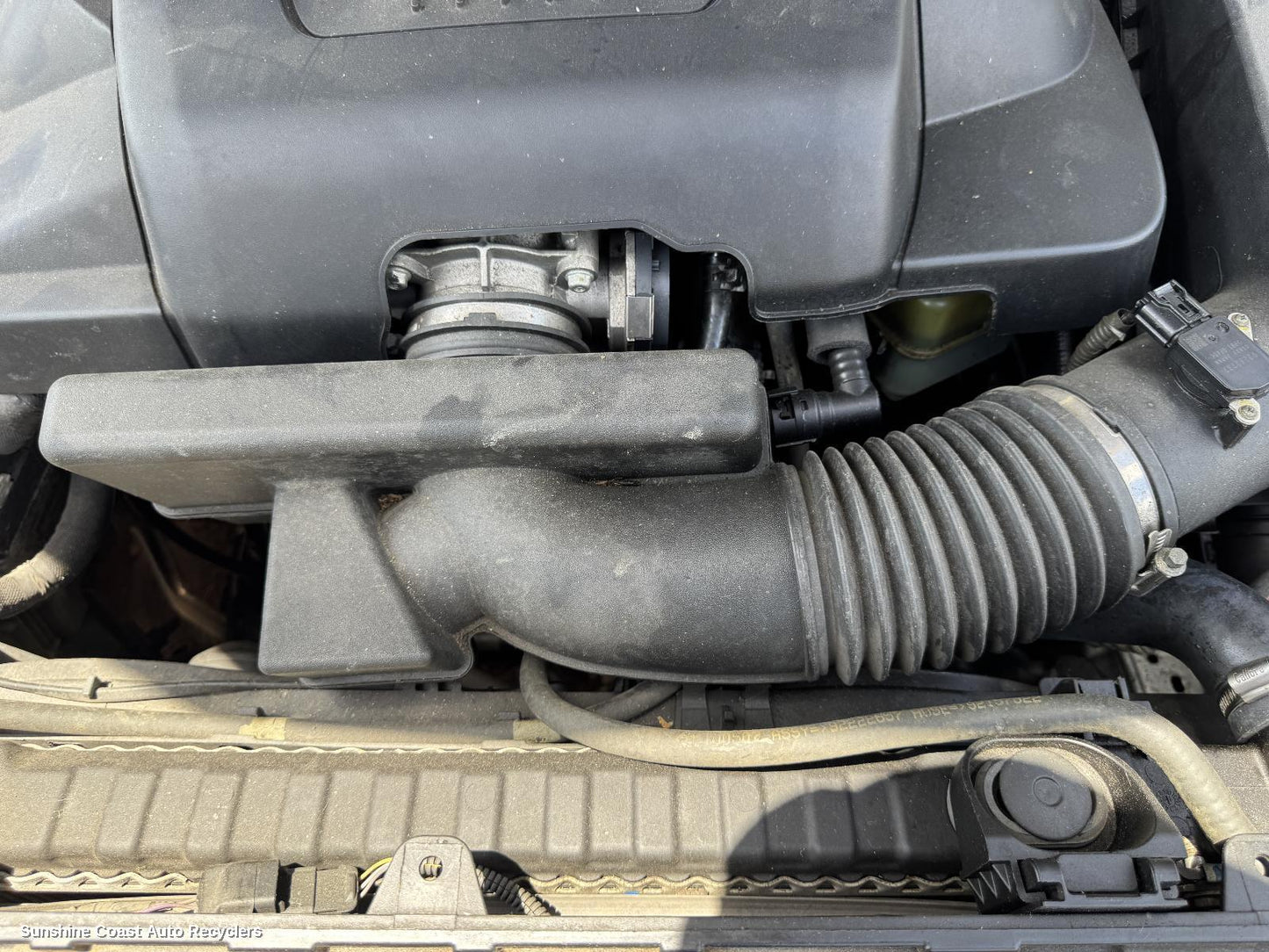 2010 Holden Commodore Air Cleaner Duct Hos