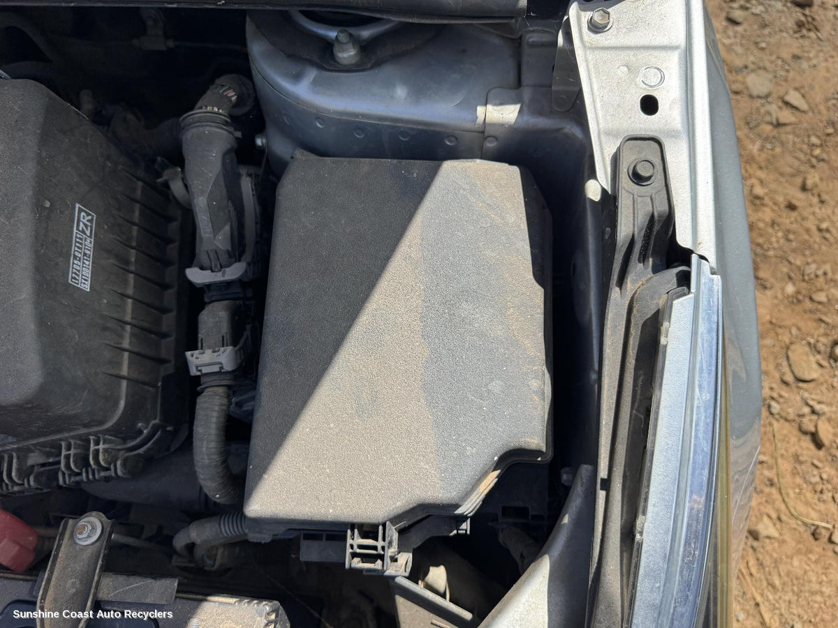 2013-2019 Toyota Corolla Fuse Box