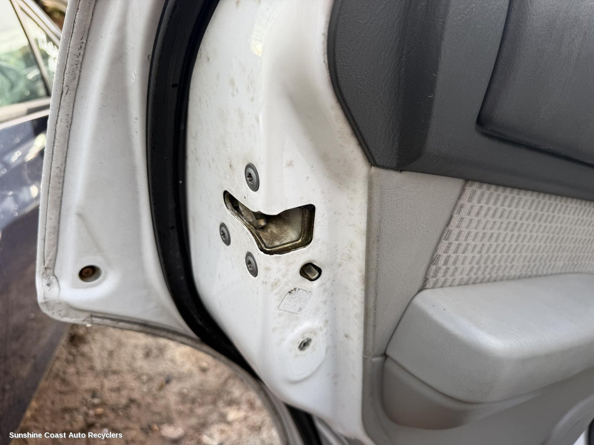 2001-2004 Nissan Patrol Door Boot Gate Lock