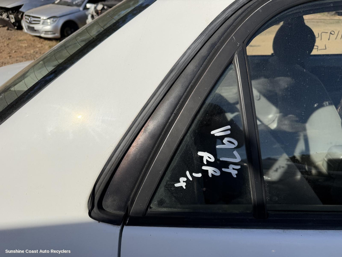 1998-2001 Toyota Corolla Right Rear 1 4 Door Glass
