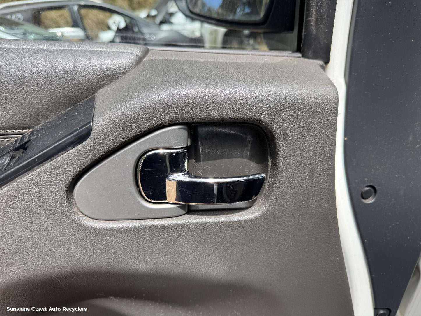 2010 Nissan Pathfinder Door Handle