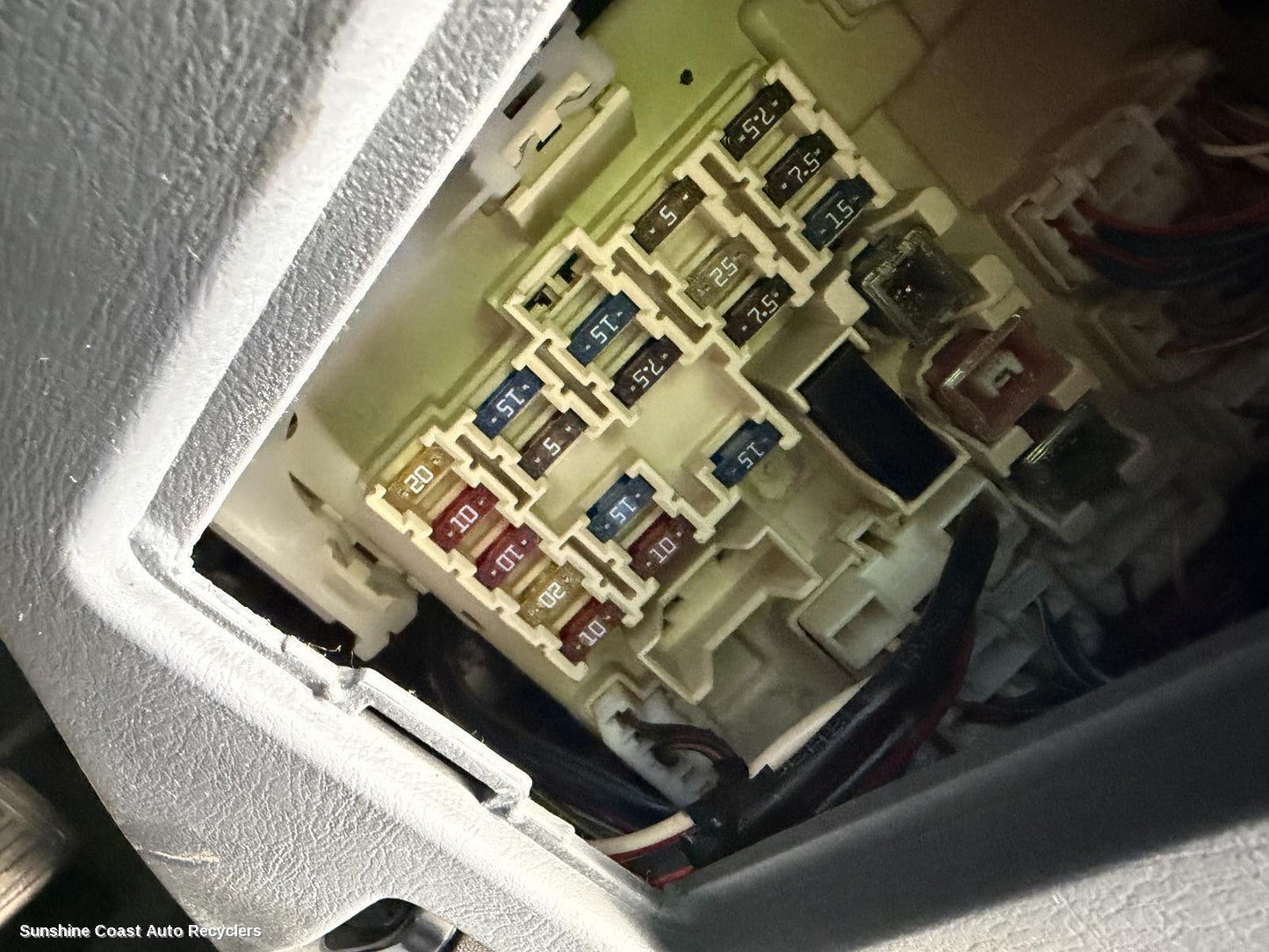 1997-2002 Toyota Camry Fuse Box