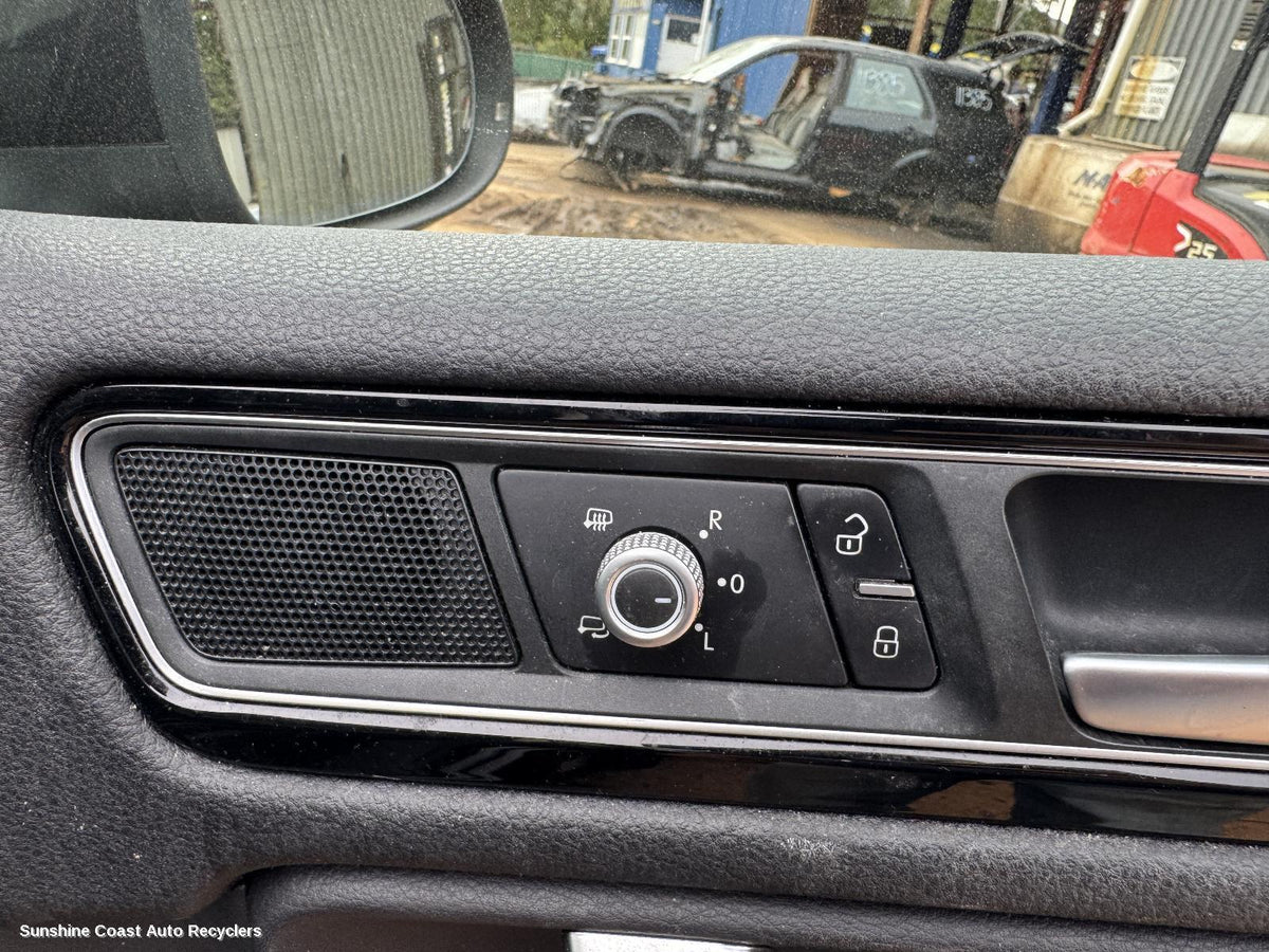 2010-2018 Volkswagen Touareg Misc Switch Relay