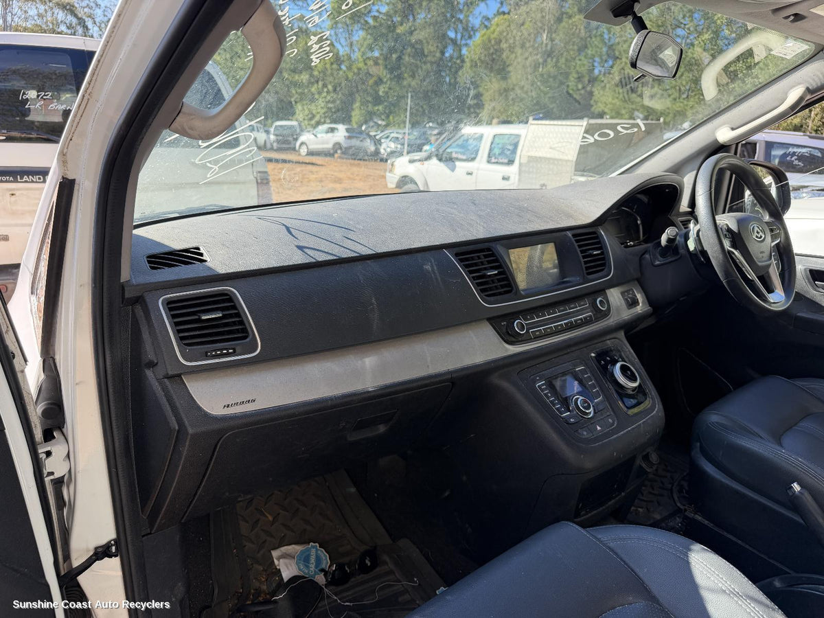 2015-2025 Ldv G10 Glove Box