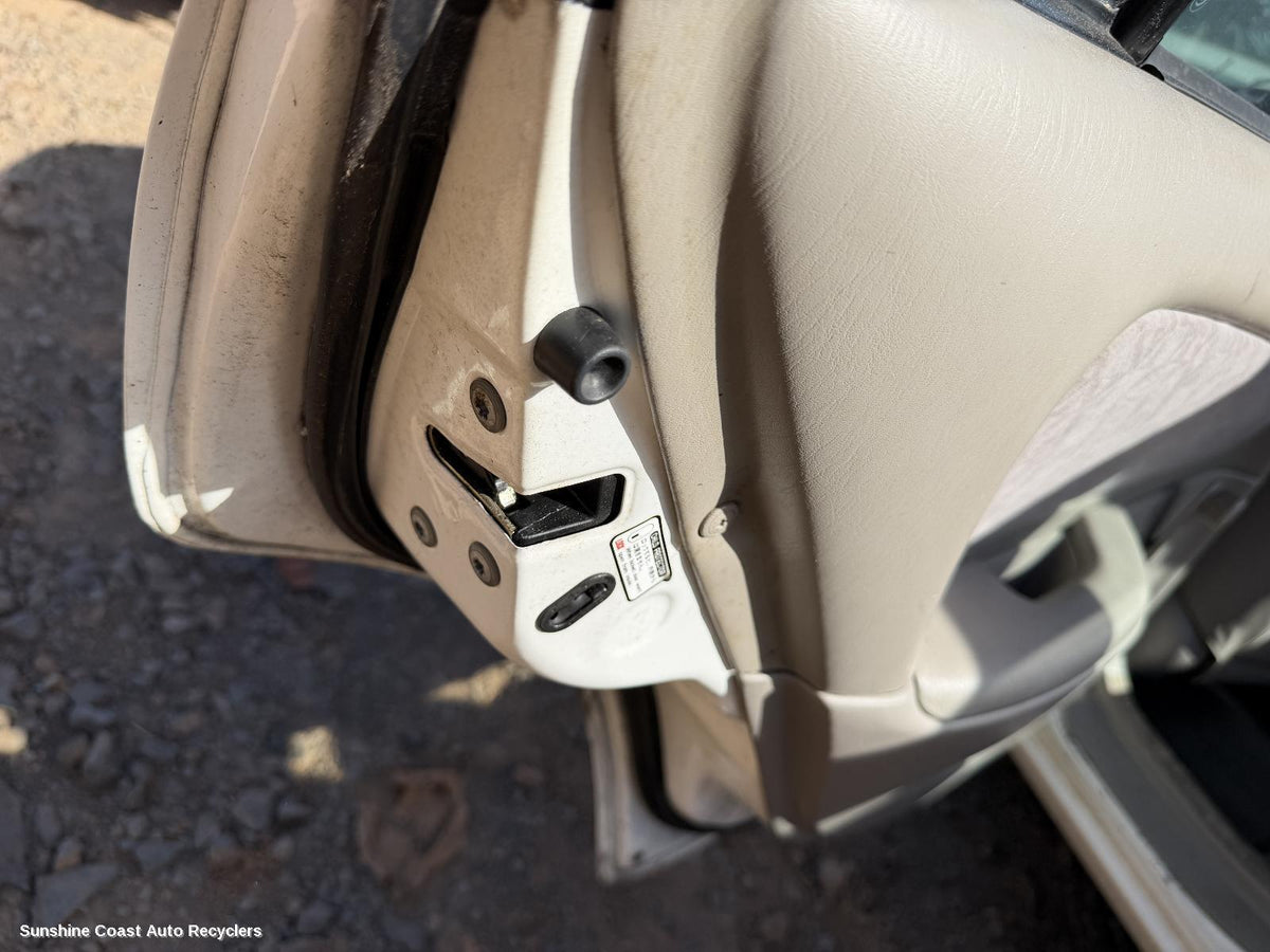 1998-2001 Toyota Corolla Door Boot Gate Lock