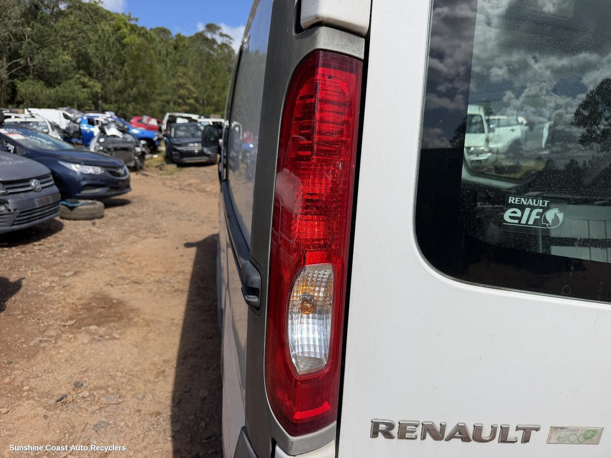 2007-2014 Renault Trafic Left Taillight