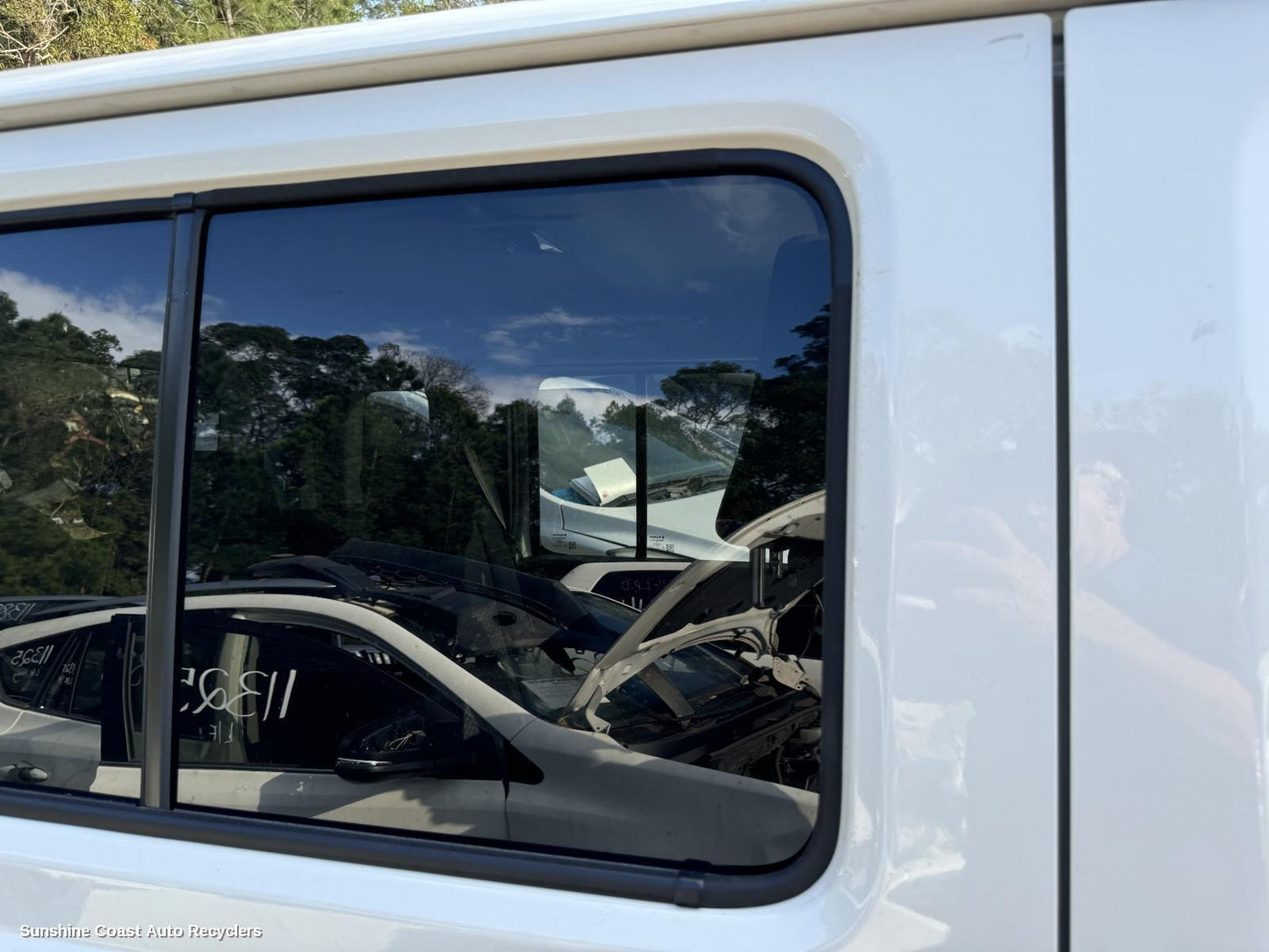 2024 Suzuki Jimny Right Rear Door Window