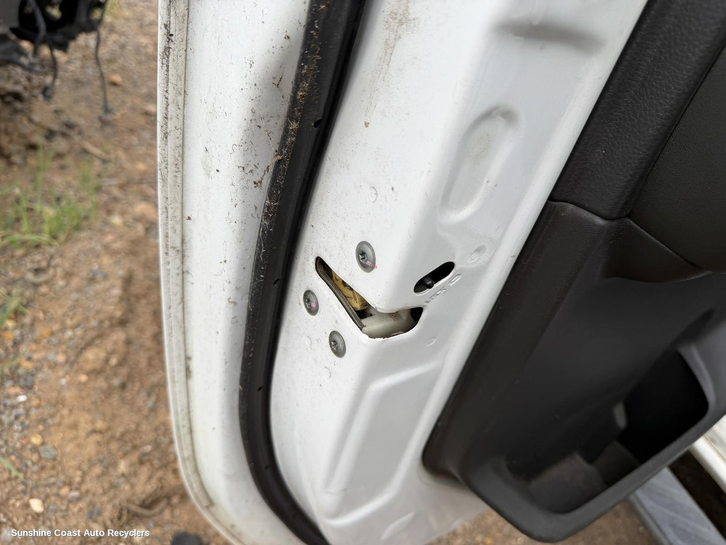 2011 Nissan Navara Door Boot Gate Lock
