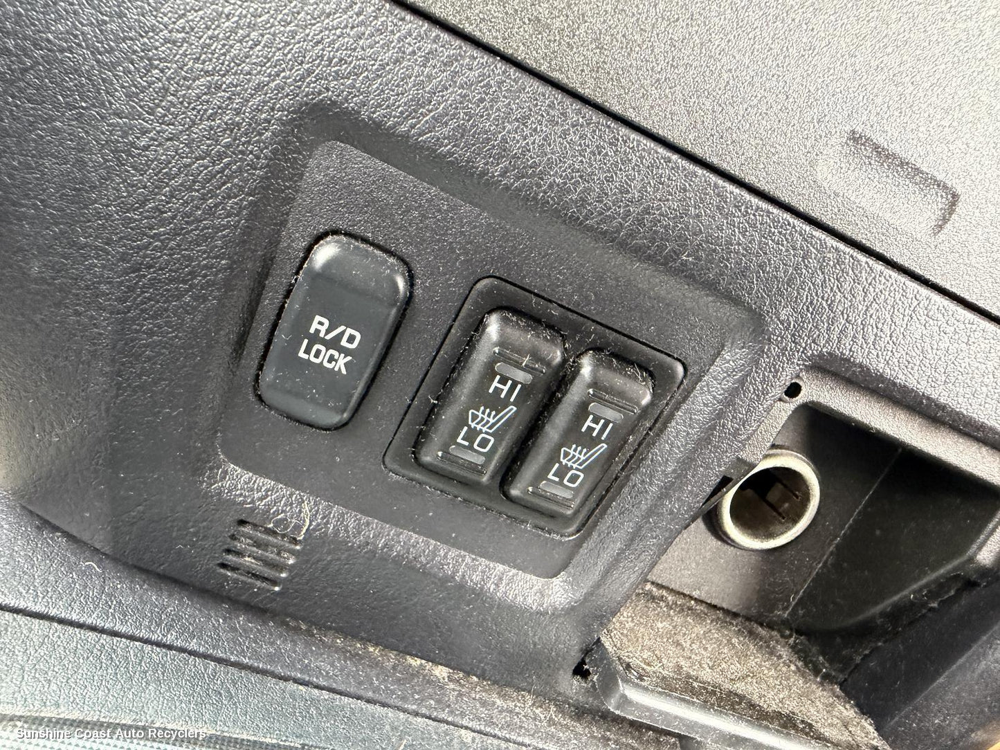 2006-2021 Mitsubishi Pajero Misc Switch Relay