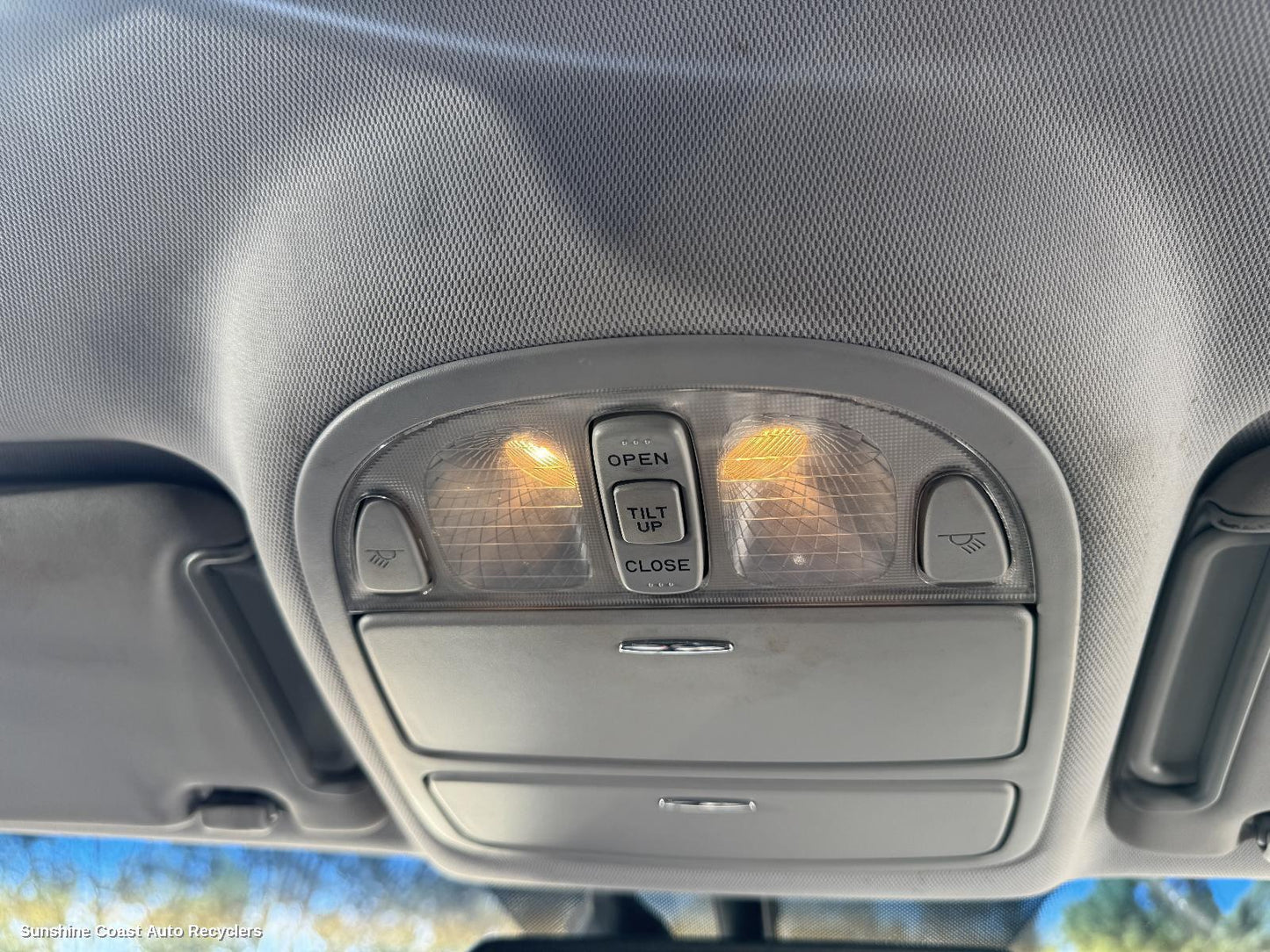 2009 Hyundai Santa Fe Courtesy Light