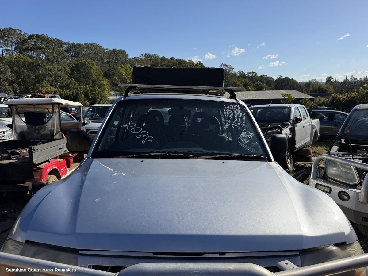 2002-2006 Mitsubishi Pajero Bonnet