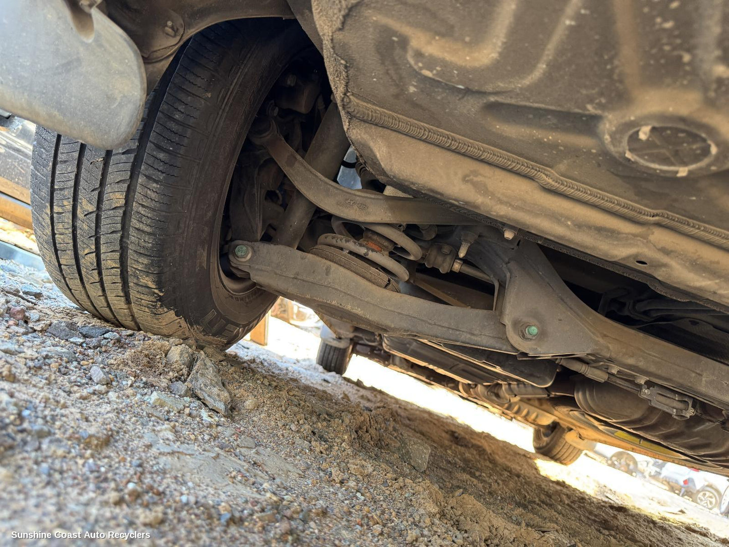 2005-2014 Kia Carnival/grand Carnival Left Rear Trailing Arm