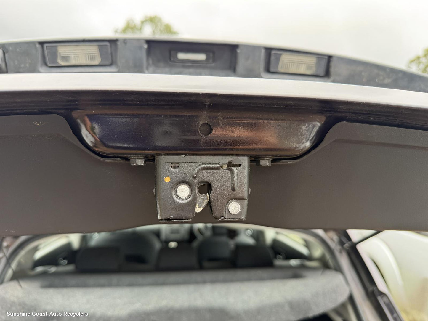 2013 Nissan Dualis Number Plate Lamp
