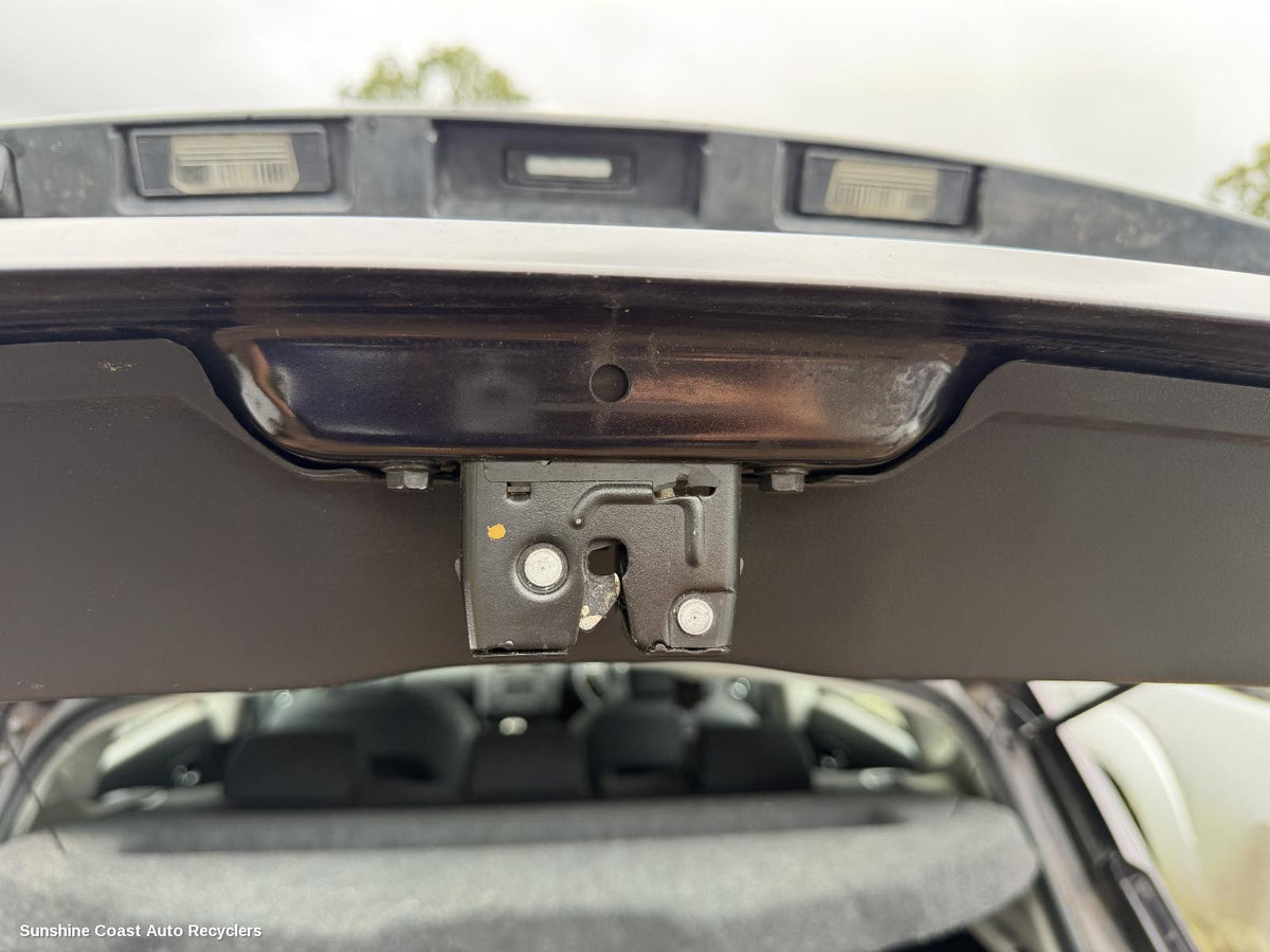2007-2014 Nissan Dualis Number Plate Lamp