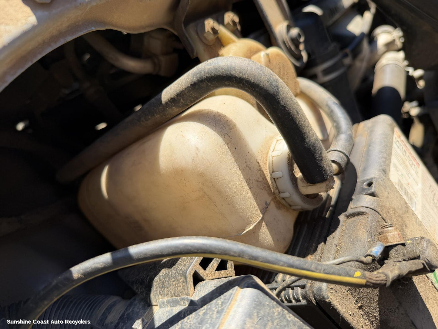 2006-2014 Mitsubishi Pajero Overflow Bottle
