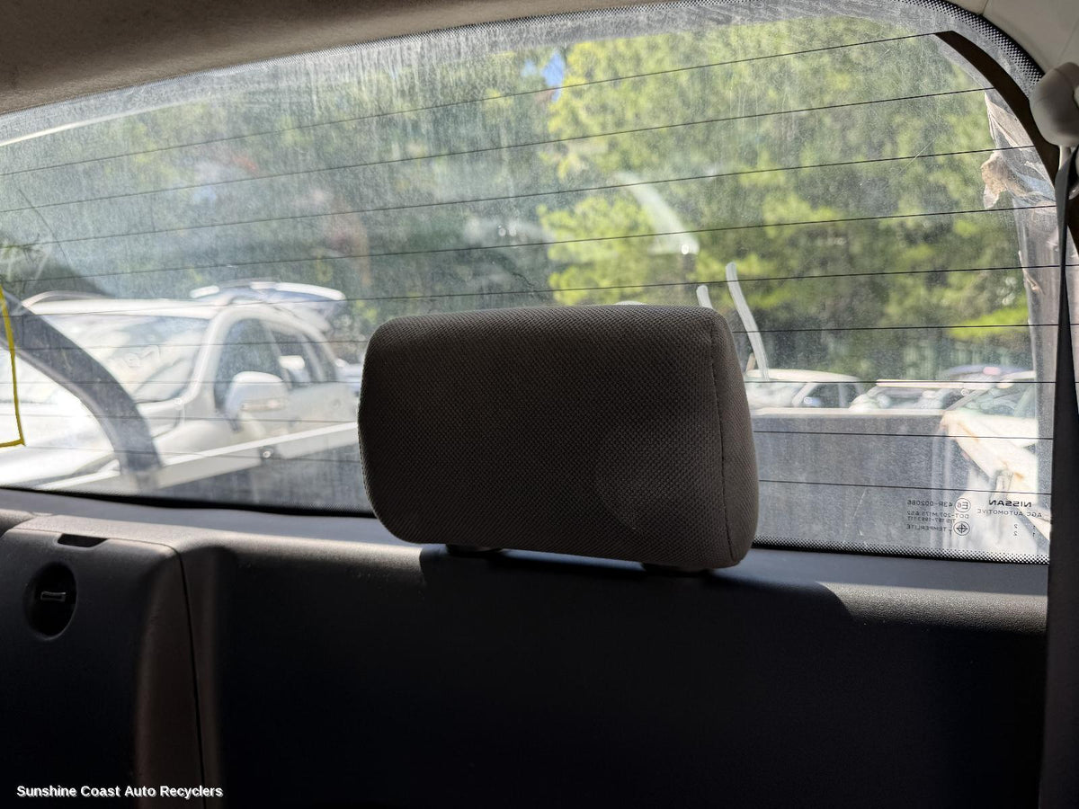 2005-2015 Nissan Navara Headrest